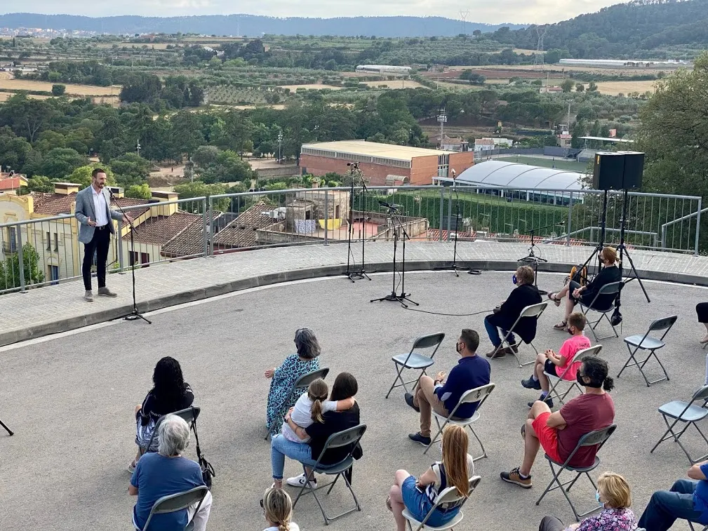 El mirador d’Elizabeth Eidenbenz enceta una sèrie de nous llocs públics de Caldes que rebran nom de dona