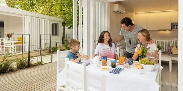 El Càmping Tamarit Beach Resort i l'Stel de Roda de Berà entre els millors càmpings d'Europa