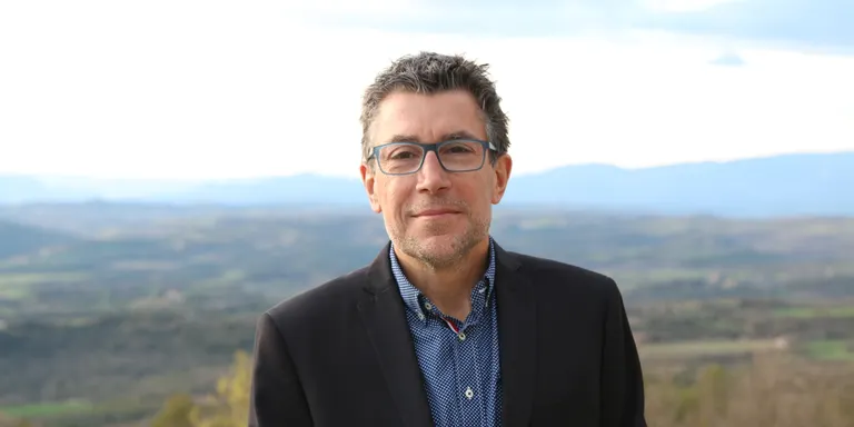 Pinós reparteix carteres entre tots els membres de la corporació