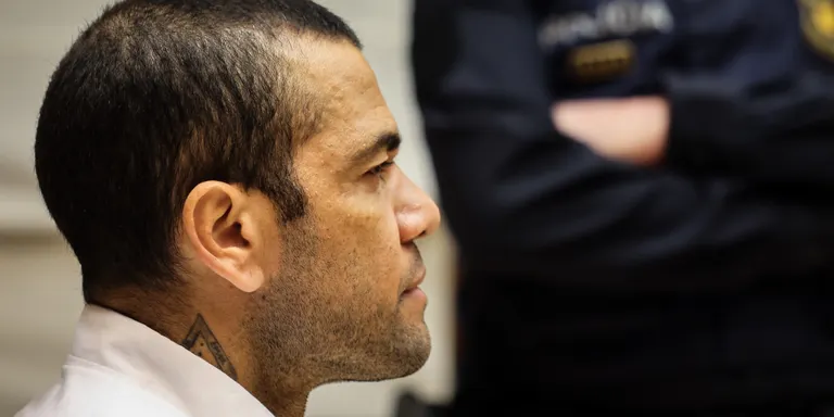 La dona d’Alves diu que va arribar a casa “molt borratxo” i “xocant” amb els mobles