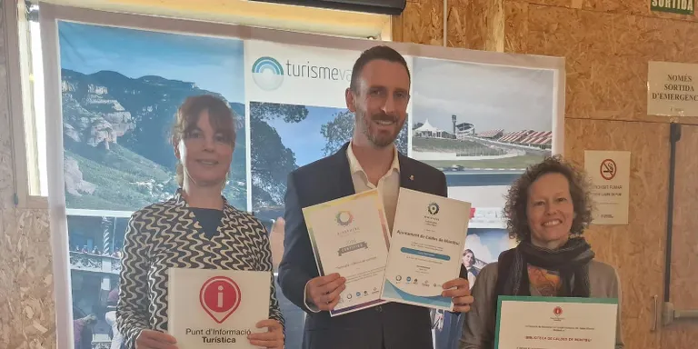 La Biblioteca i l’Oficina de Turisme del Thermalia obtenen el diploma de Punt d’Informació Turístic