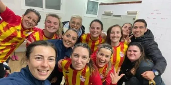 Yolanda Arenas i Vanessa Pova lideren la remuntada de la Riera contra el Bellvei (3-5)