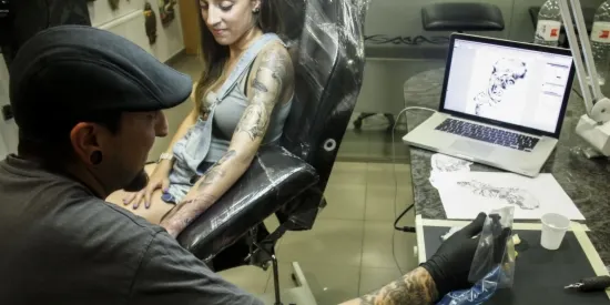 Demon Tattoo converteix la Seu en lloc de pelegrinatge per als fans dels tatuatges