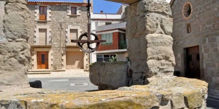 Tall d'aigua al nucli d'Almenara Alta a causa del manteniment del dipòsit