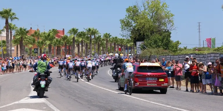 L’Ajuntament posa a disposició 60 banderoles del Tour de França