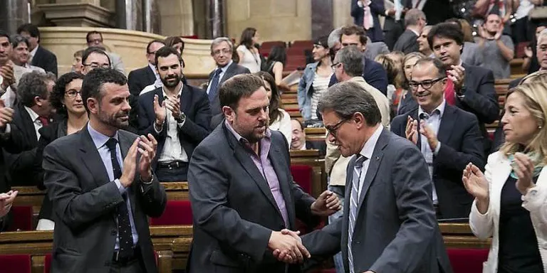 Artur Mas convoca divendres els líders dels partits favorables al 9-N per acordar l'estratègia després de la suspensió del TC