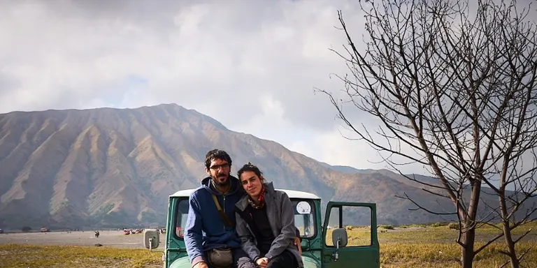 Els joves pinedencs Joan Garriga i Rocio Pinto fan la volta al món en 300 dies
