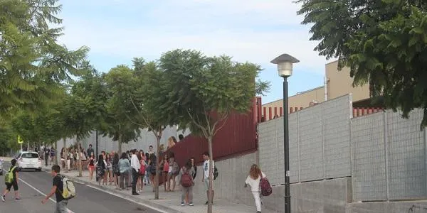El sindicat USTEC-STES cataloga d'irresponsable al Govern per avançar el curs escolar sense negociar amb la comunitat educativa