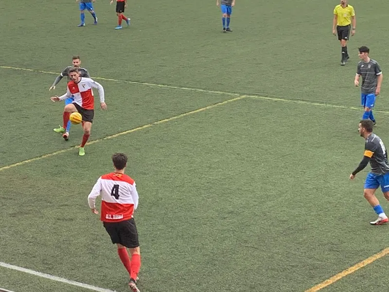 La pilota ha estat del Rubí, però els gols del Manlleu