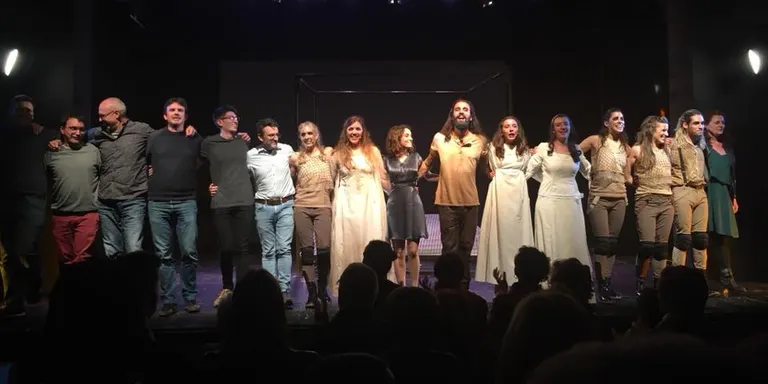 Èxit en l'estrena del musical 'El vol de l'home ocell'