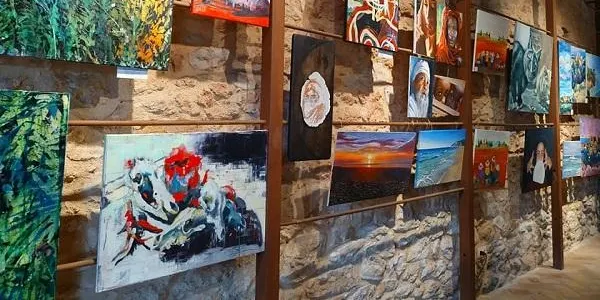 Varietat i riquesa en la nova exposició col·lectiva del Cercle Artístic d’Altafulla