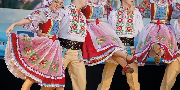 Arrenca el VIII Festival Internacional de Grups Corals i Folklòrics