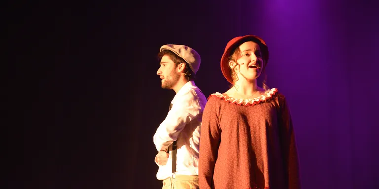 A la venda les entrades del musical "Massa tard, massa"