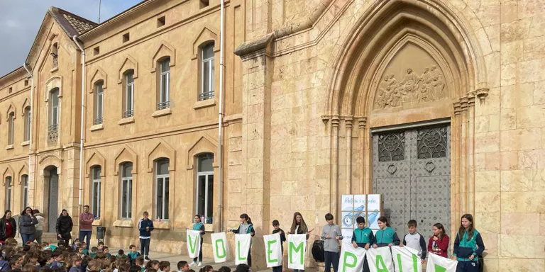 El Col·legi Cardenal Vidal i Barraquer celebra el Dia Escolar de la No-Violència i de la Pau