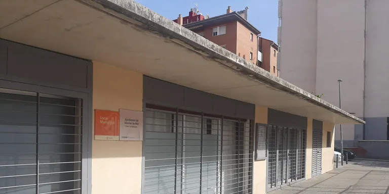 Es reprenen les classes de ioga i sevillanes del PDC del Barato