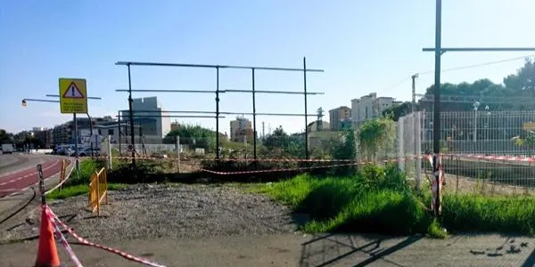 Habiliten un aparcament de busos provisionals al costat de l'estació de trens de Torredembarra mentre durin les obres ferroviàries