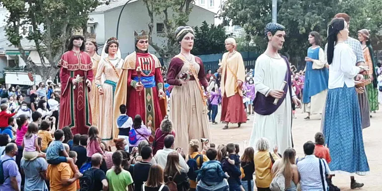 Els Gegants de Pineda reprenen l'activitat a la 30a Trobada de Gegants del Maresme celebrada a Vilassar de Dalt