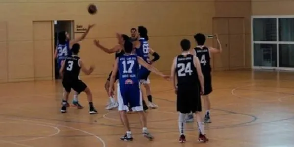 El Sub21 del BBG reforça el lideratge amb un triomf agònic contra el CB Bellvei (67-65)