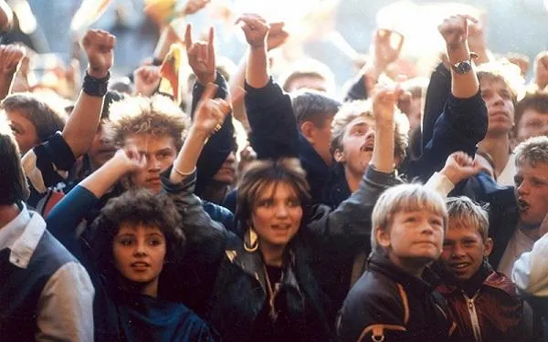 Representants del Consolat d’Estònia a Barcelona participaran en la projecció de la pel·lícula ‘La revolució cantada’