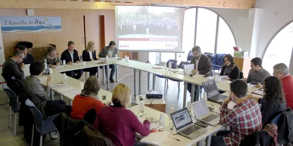 L'AMI recomana als ajuntaments que només enviïn a l'Audiència l'acta del ple de suport al Parlament