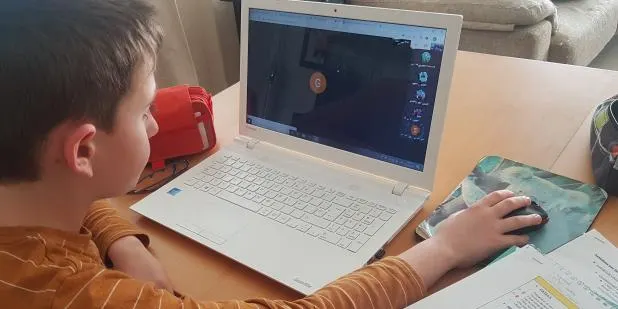 La regidoria d’ensenyament d’Arenys de Munt està coordinant, juntament amb els centre educatius, les classes telemàtiques