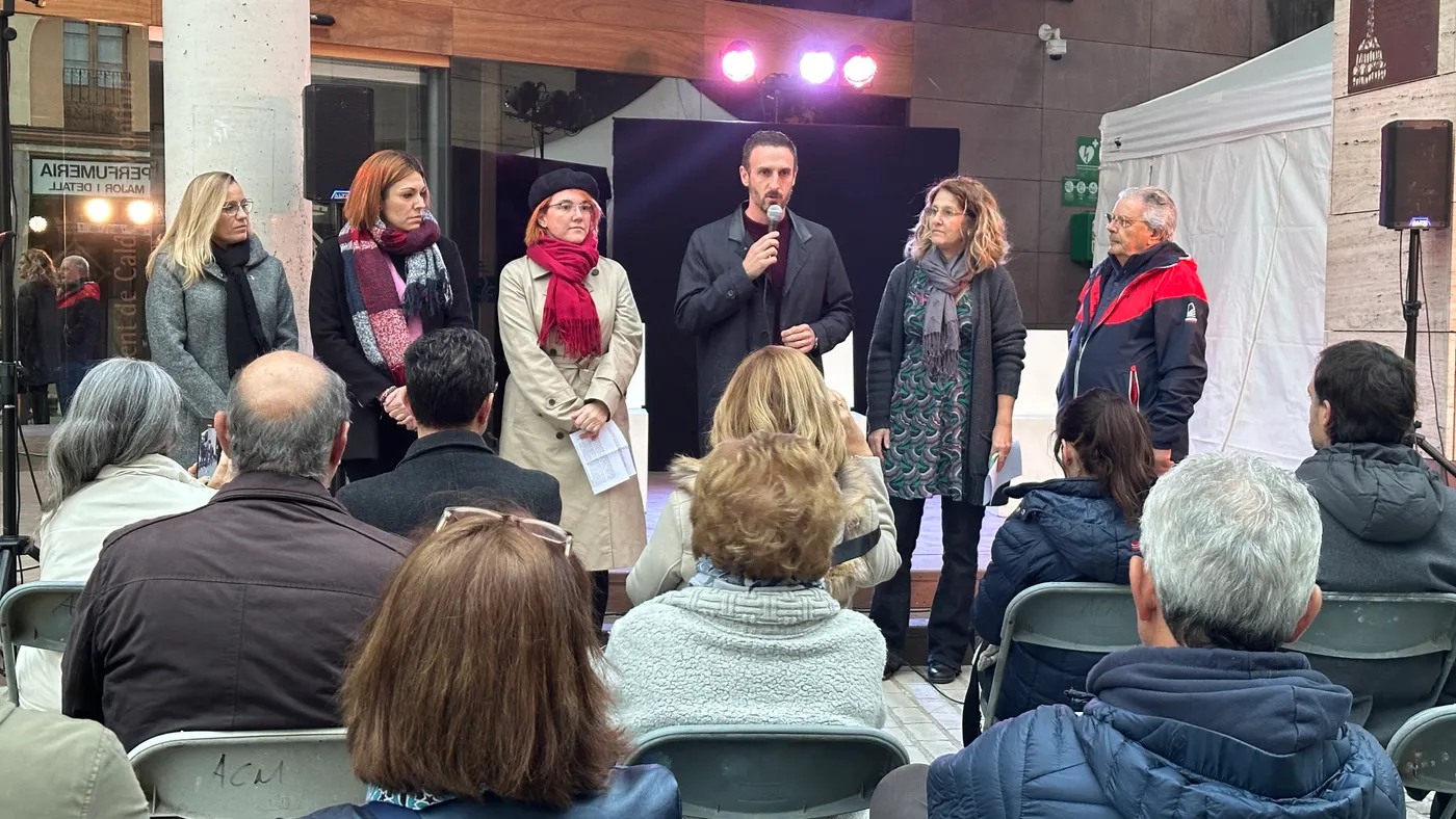 Caldes referma el posicionament contra la violència envers les dones en l’acte central del 25-N