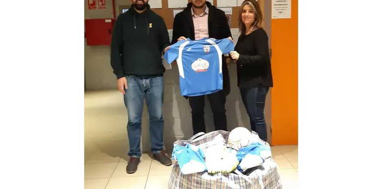 Les equipacions del Club Futbol Sala, destí del camp de refugiats saharauís