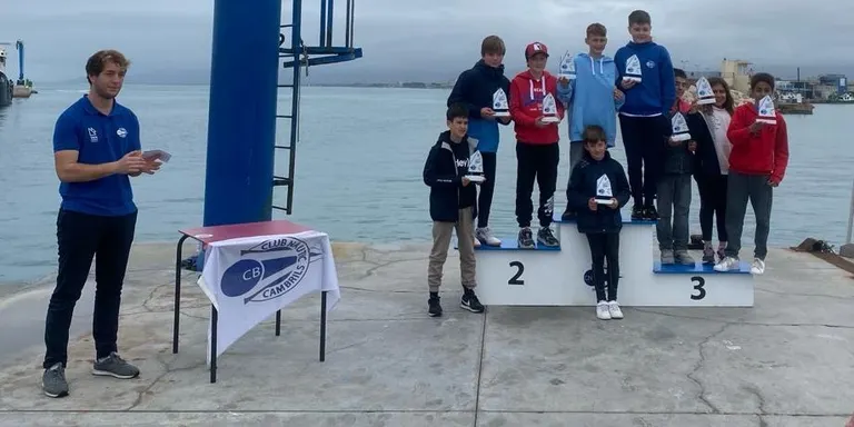 El Club Nàutic Cambrils celebra la seva primera Easter Cup per a Optimist G3