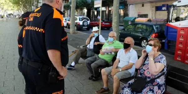 Reus intensifica la presència d'educadors, voluntaris i policia a la via pública davant l'alt risc de rebrot
