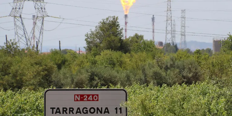 Repsol soluciona el problema amb un compressor de la planta d'etilè que ha activat la torxa de seguretat