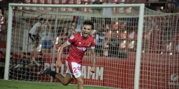 Marc Álvarez acumula més de 1.000 minuts en el primer curs amb el Nàstic