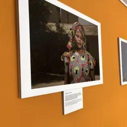 #1784 - Expo Dones de Dakar a la biblioteca amb Creu Roja - episode art