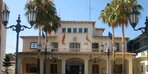 La comunitat àrab de Roda de Berà es concentra contra el terrorisme aquest dimecres