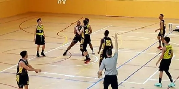 El Junior guanya el Torreforta 99-45 i recupera la segona plaça de forma provisional
