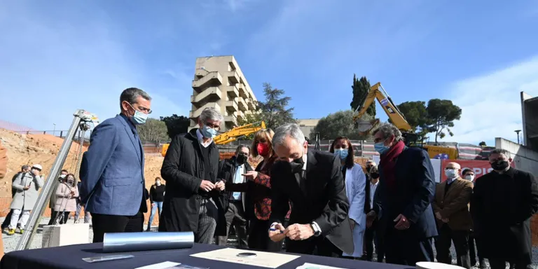 Posen la primera pedra del nou centre d'oncologia radioteràpica de la C17 a Granollers, que evitarà els pacients de Caldes desplaçar-se a Barcelona