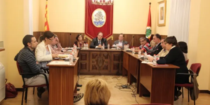 El ple dóna compte de la sentència contra l'exsecretari