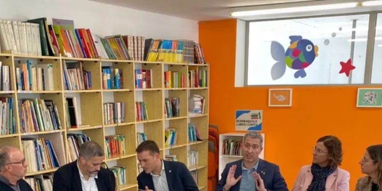 Gonzàlez-Cambray es reuneix amb les direccions dels centres educatius arenyencs