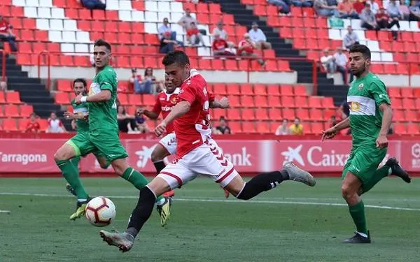 El Nàstic salva un punt sobre la botzina després d’igualar un 0 a 3 a l’Elche