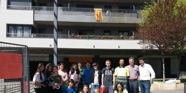 Joves de la Seu reivindiquen un ús cívic de la plaça del Camp del Codina