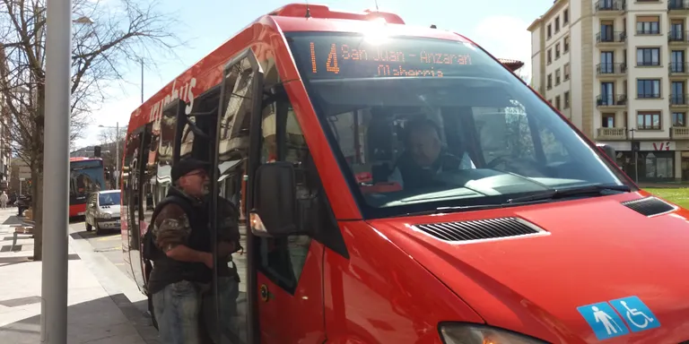 LOS AUTOBUSES URBANOS DE IRUN REFUERZAN SU SERVICIO LOS DÍAS 24 Y 31 DE DICIEMBRE Y HABRÁ TRANSPORTE PÚBLICO LAS 24 HORAS