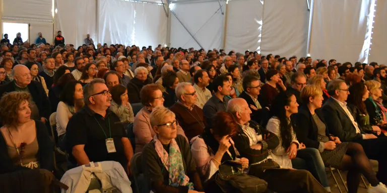 La Mostra porta a Pineda 70 obres, noves activitats paral·leles i l'homenatge a Montserrat Carulla
