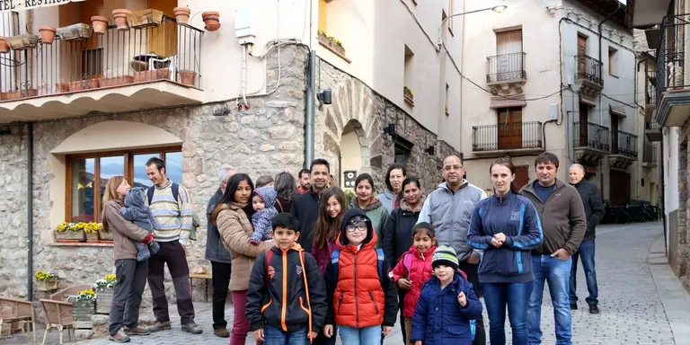 Els infants de la Pobleta de Bellveí no van a escola com a protesta pel canvi de la parada del bus
