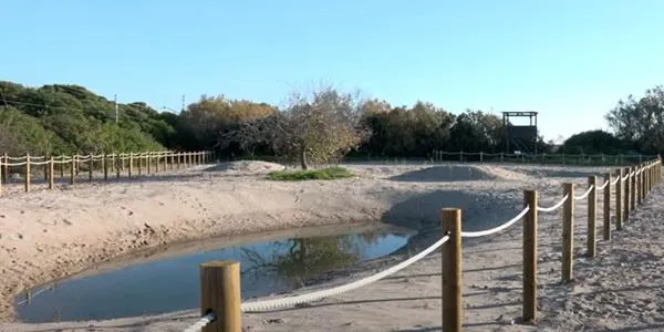 Finalitzen les obres de renaturalització de l’antic aparcament de l’accés als Muntanyans de Torredembarra