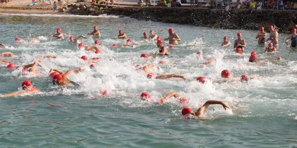 281 nedadors i nedadores participen a la Swim Roc 2023