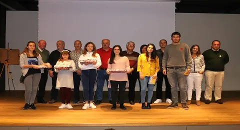 TELMO SAGARTZAZU, MADDI LARZABAL Y MAIANE MORAN GANAN EL CONCURSO DE CHISTES GRÁFICOS