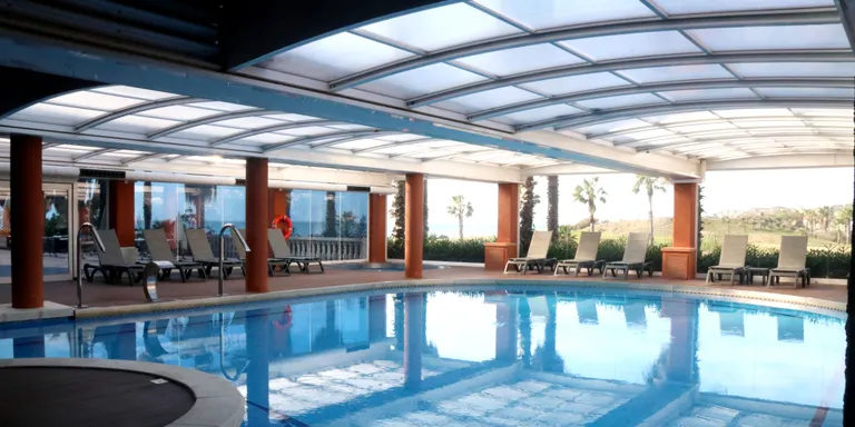 Aigua és Vida veu innecessari que piscines d’hotels siguin refugi climàtic al litoral i àrea de Barcelona