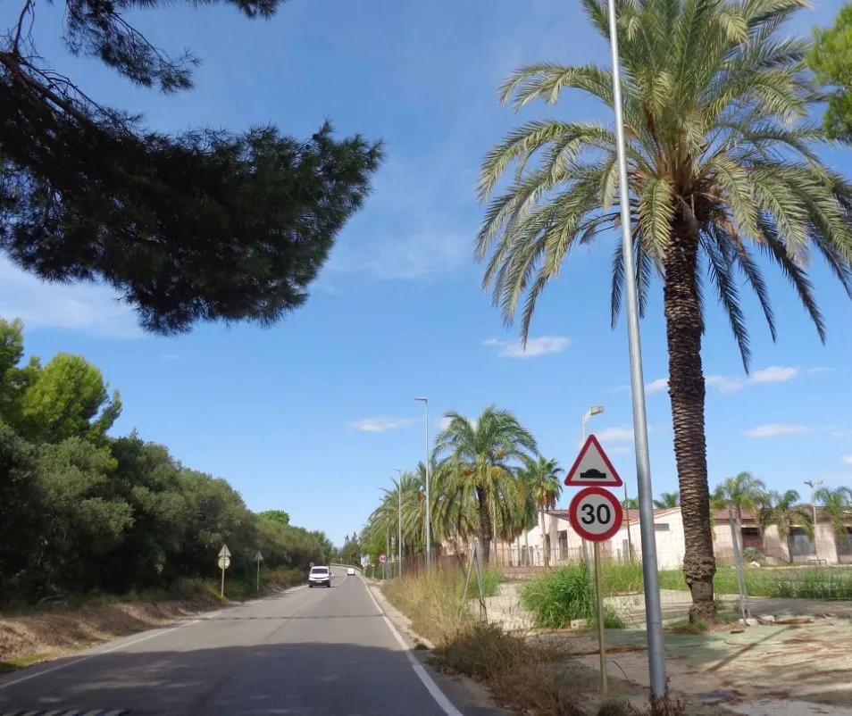 El tram nord de l’avinguda Vilafortuny de Cambrils disposa d’un nou enllumenat  