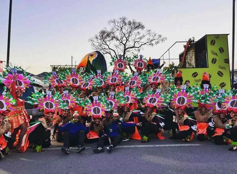 La comparsa de La Tribala busca gent amb ganes de participar de la seva colla i participar als carnavals