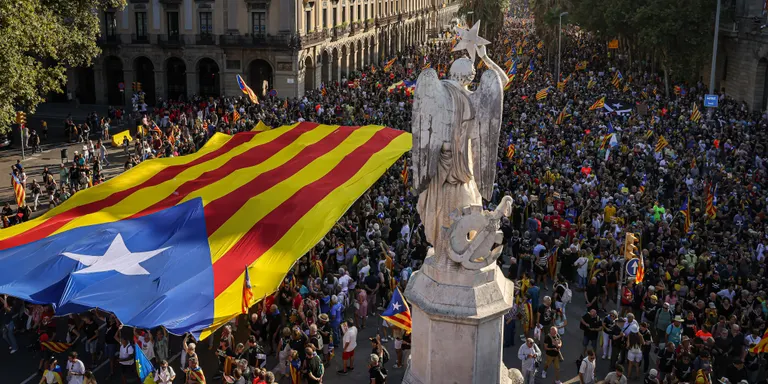 La cimera hispano-francesa reactiva la unitat de l'independentisme al carrer després de mesos de xocs interns