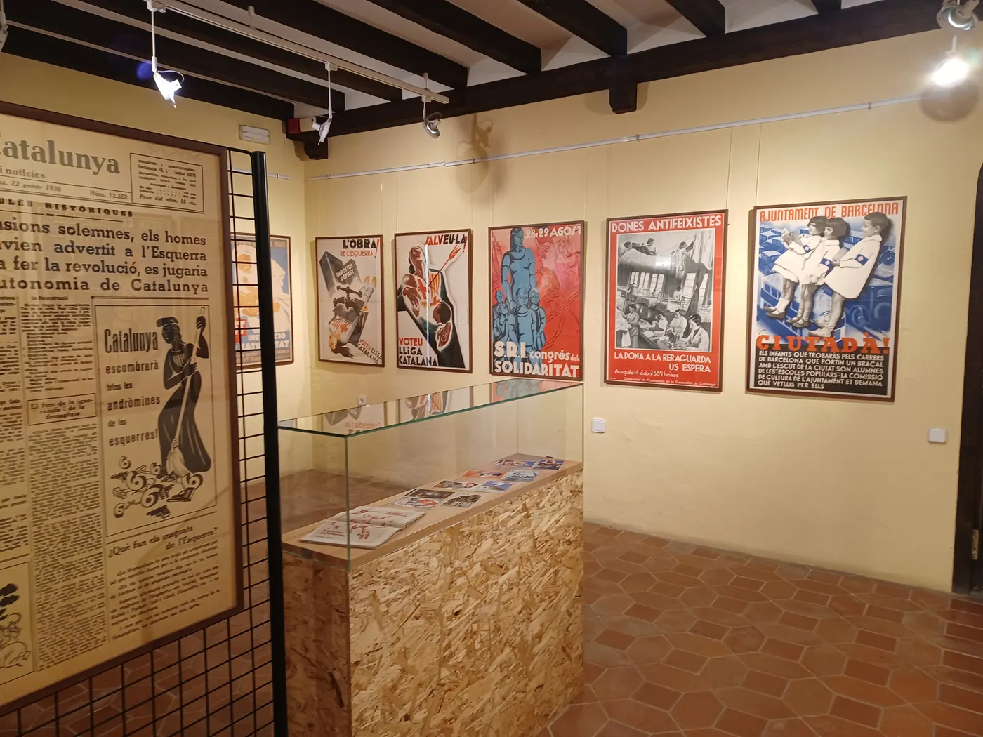 El Molí de les Tres Eres exposa 26 cartells sobre el paper de la dona durant la República